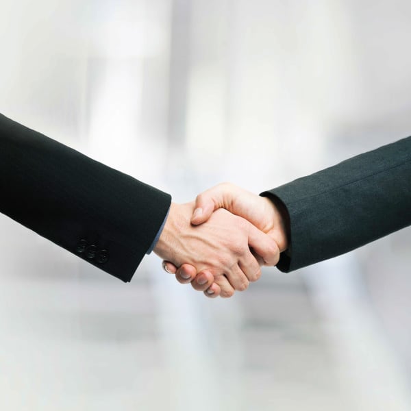Two person shaking hands